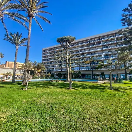 Near Bajondillo Seabeach Apartment *